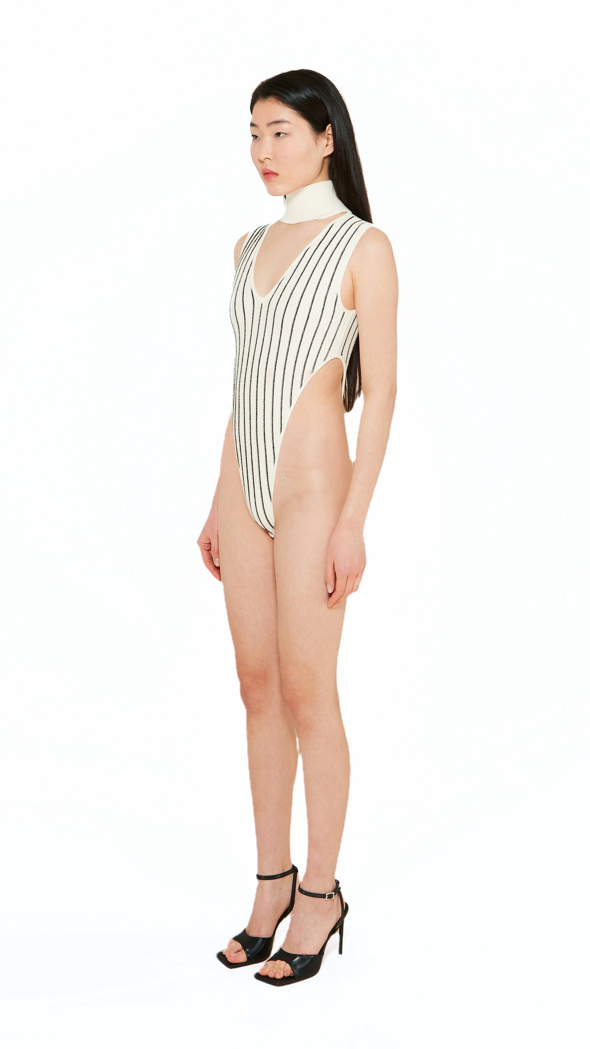 Bebe Body Women Ivory, side view – POAN