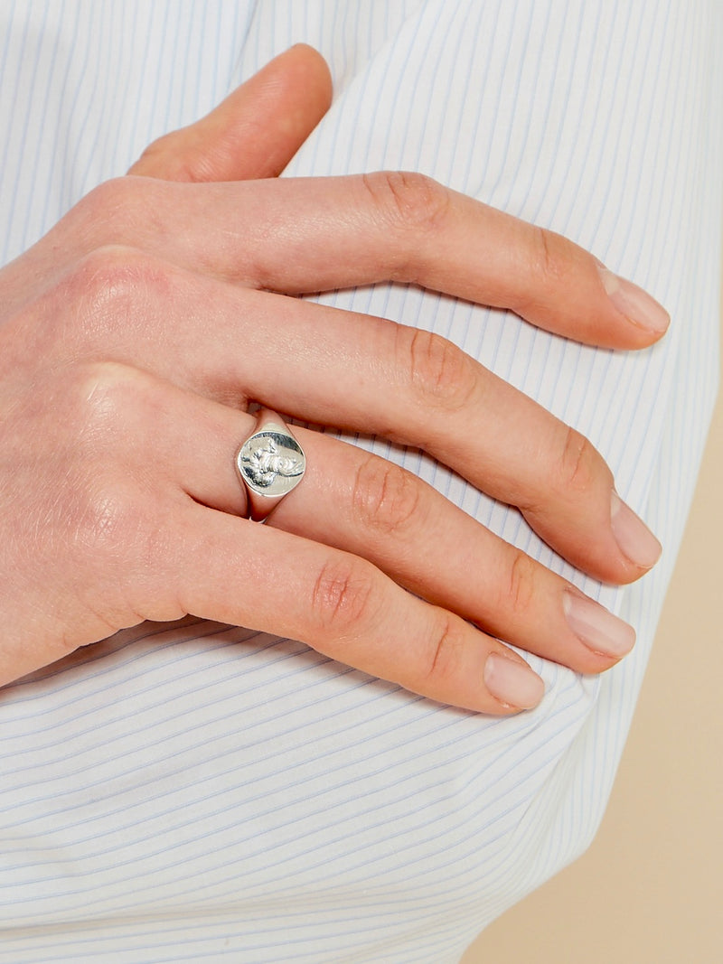 Aeiou Signet Ring Accessories White