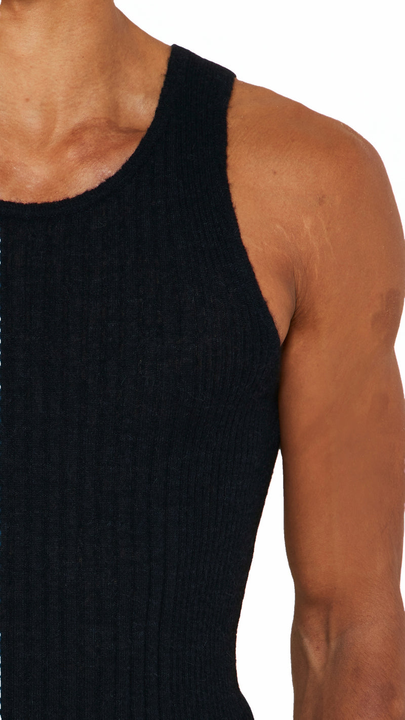 Cardinal Alpaca Tank Top Men Black, detail – POAN