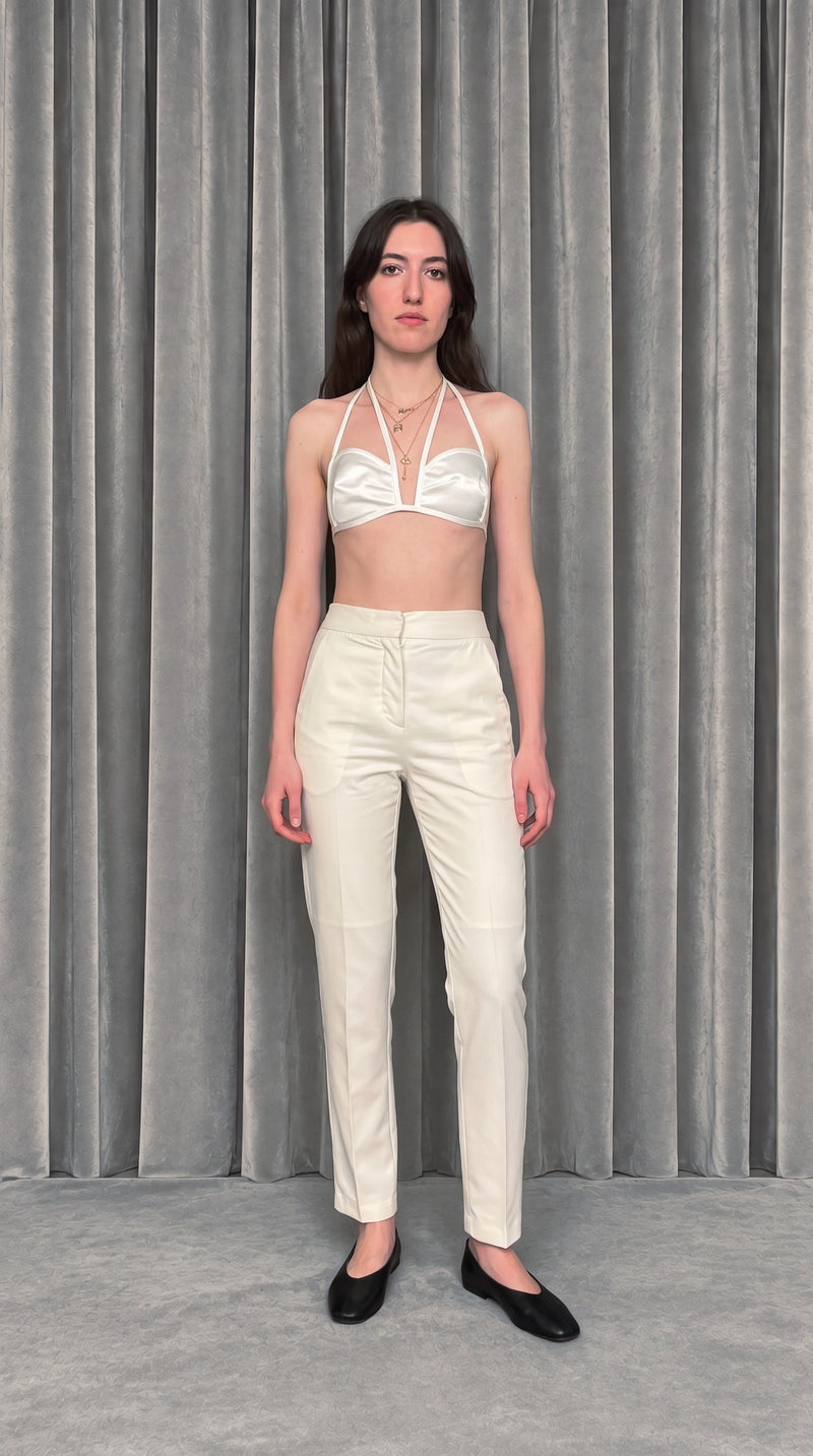 Queen Trousers Ivory – model front