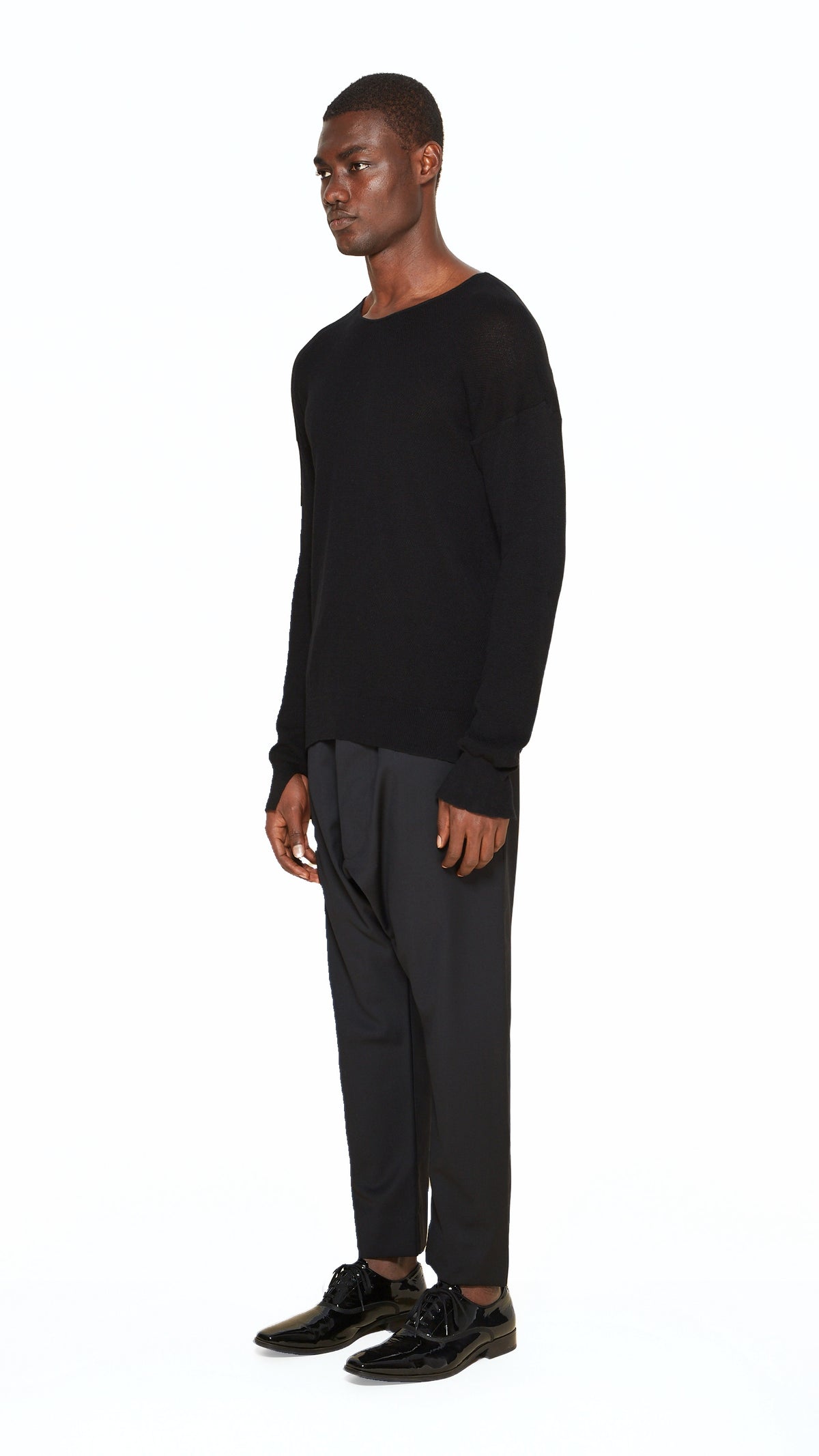 Roberto Crewneck Jumper Men Black, side view – POAN