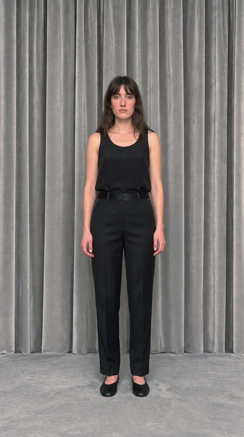 Smoker Trousers Black – model front