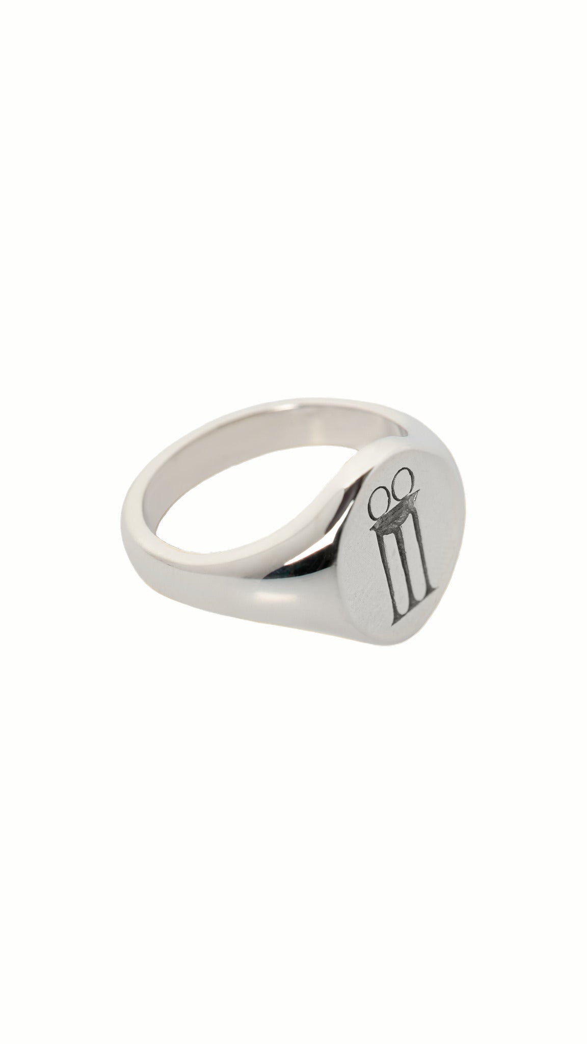 Aeiou Signet Ring Silver – flat lay