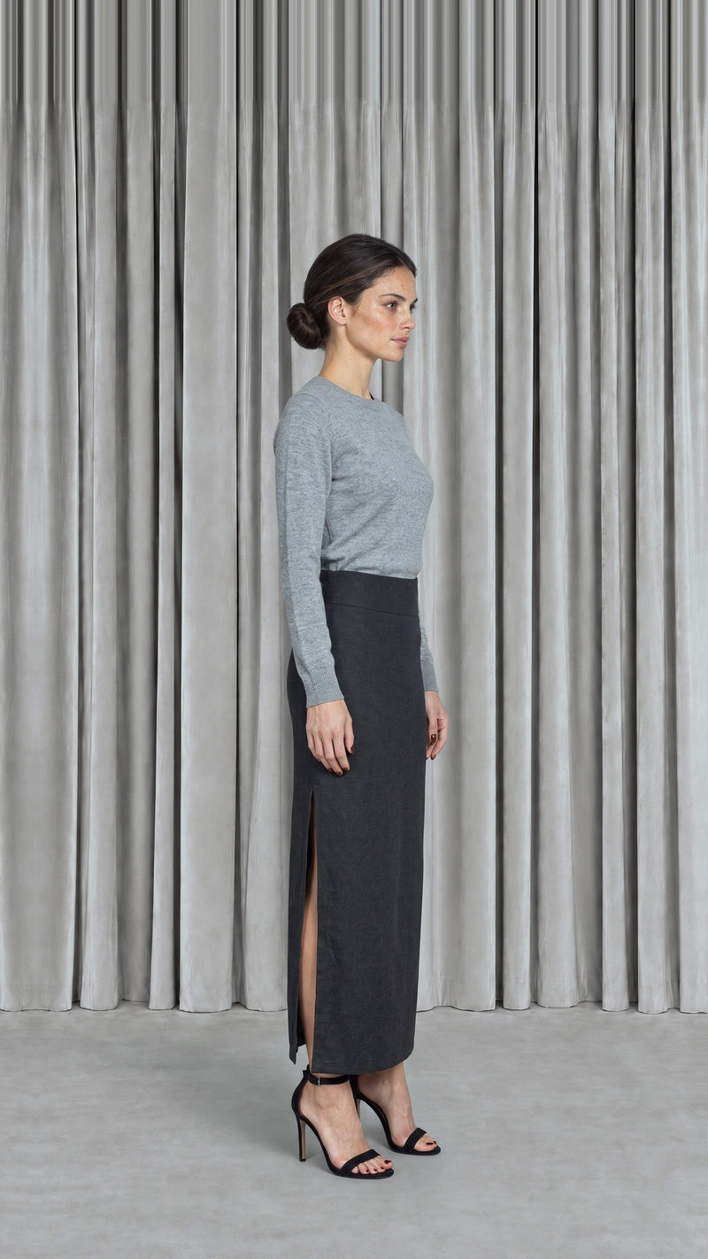 Dolce Angora Flannel Skirt Grey Women, model side – POAN