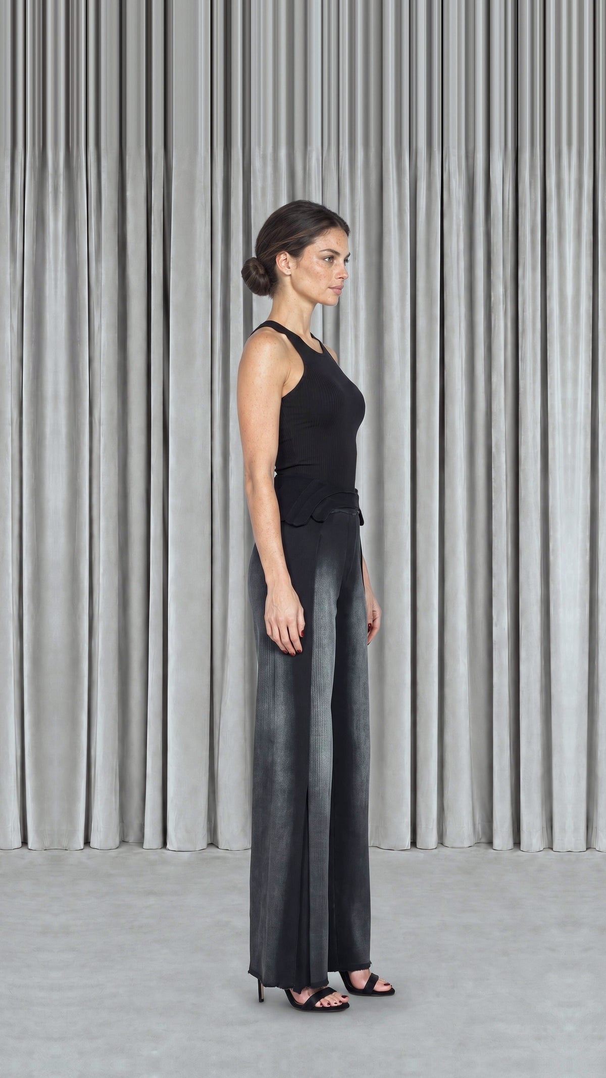 Galadriel Knitted Palazzo Trousers Women Washed, model side – POAN