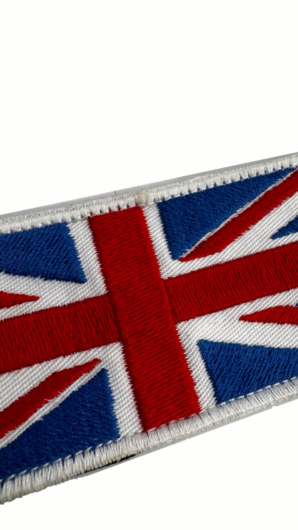 Hero UK Patch White – embroidery close-up