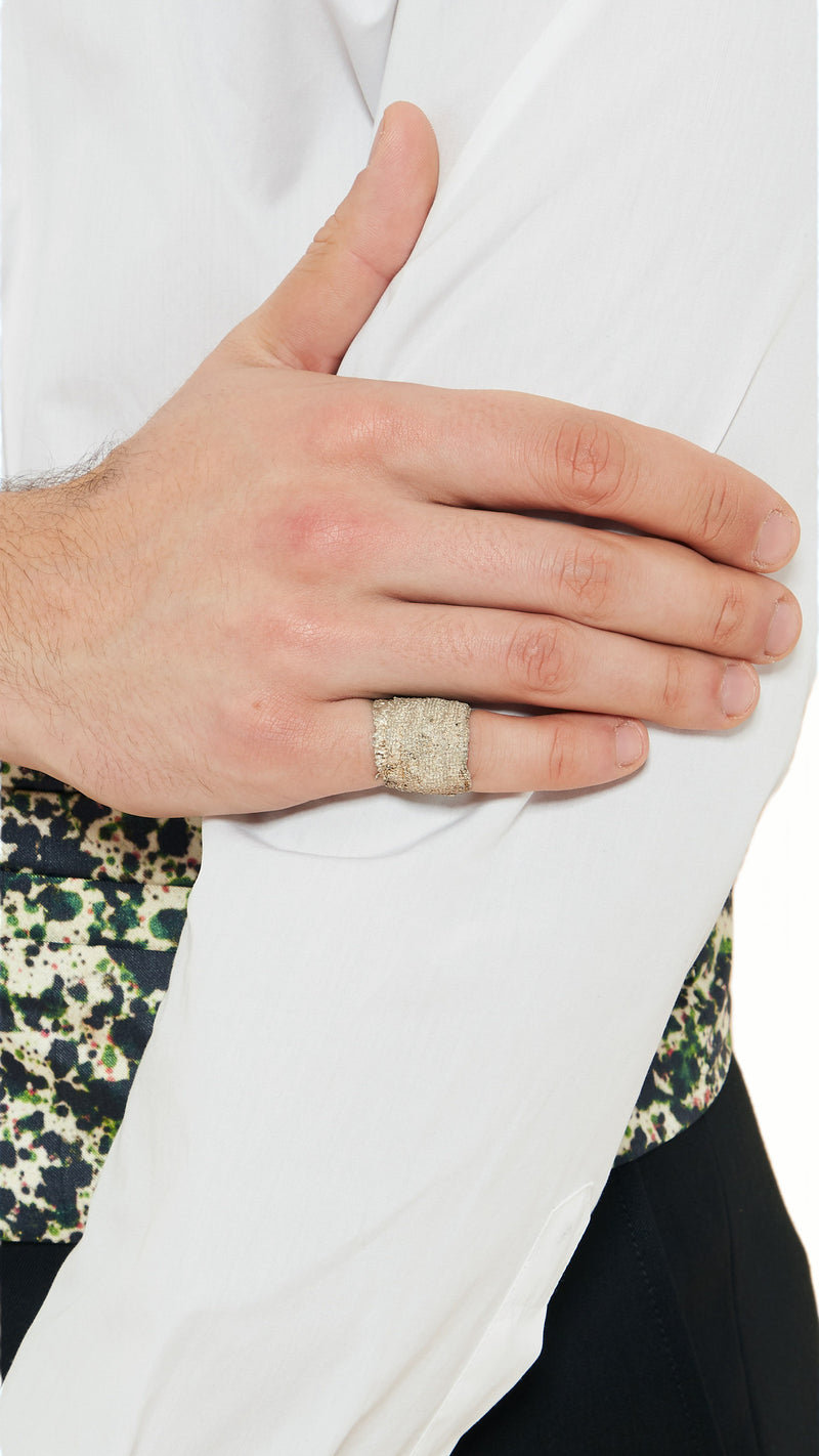 Jacko Bandage Ring Silver – worn