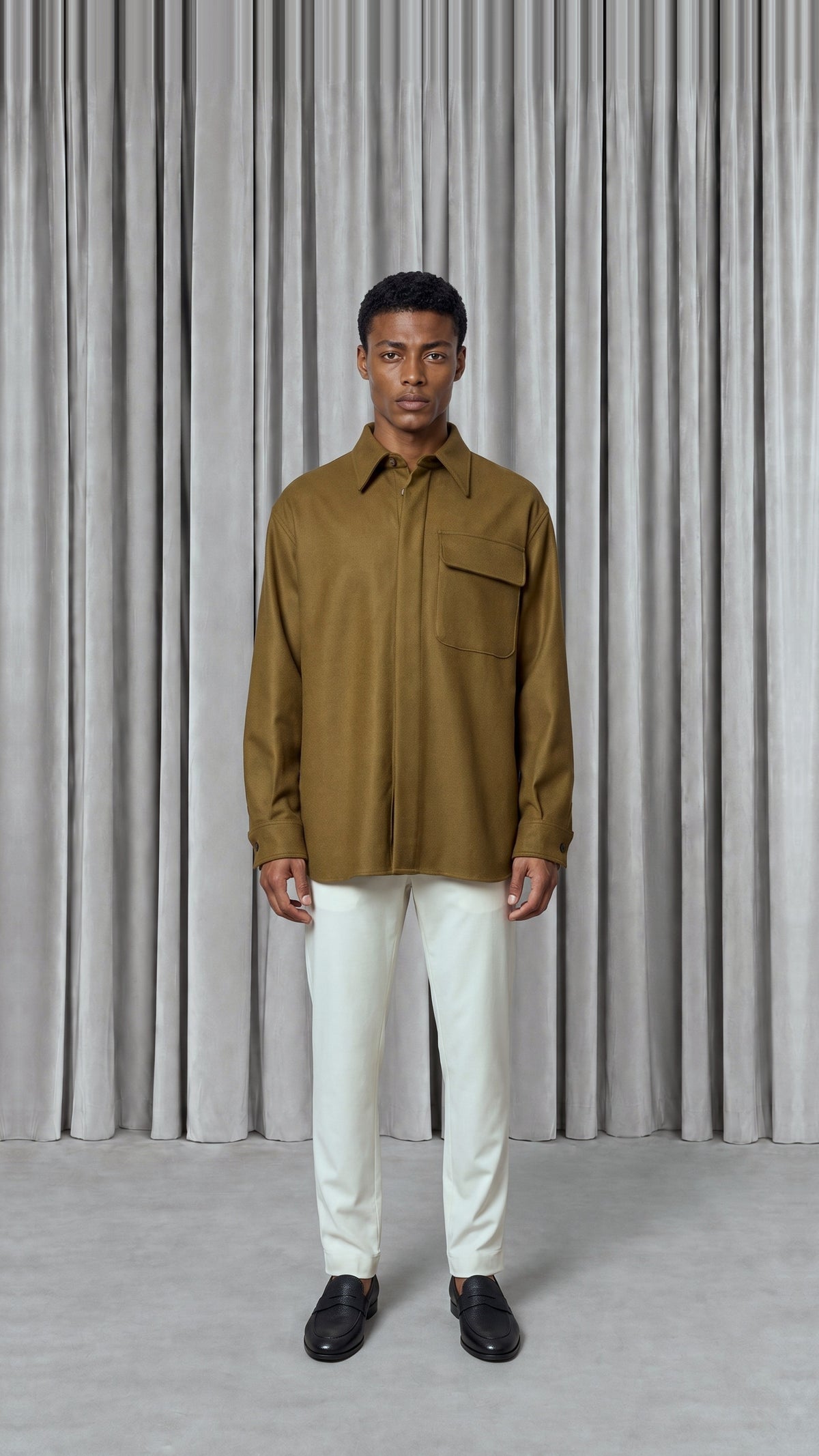 Paul Shirt Gabardine Tobacco Men, model front – POAN
