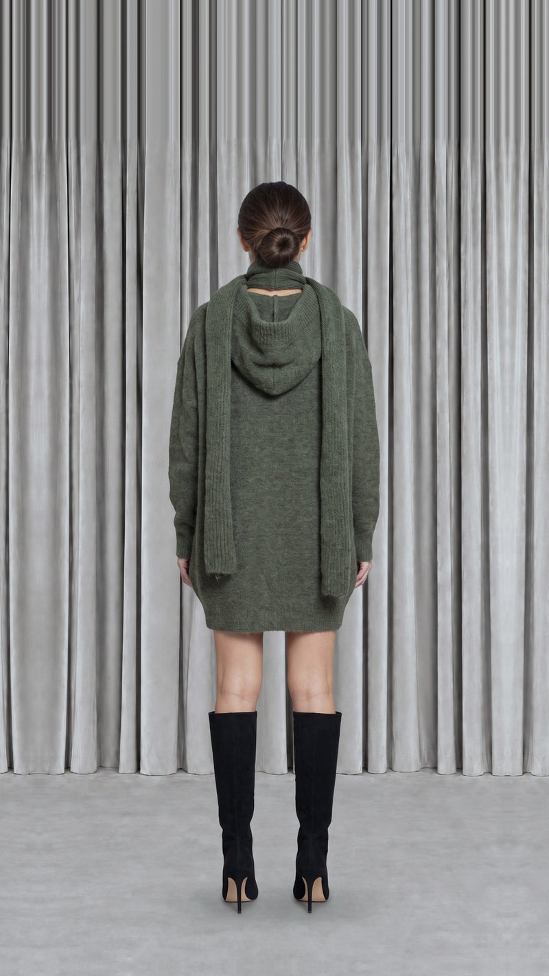 Robin Snood Mohair Moss Women, model back – POAN