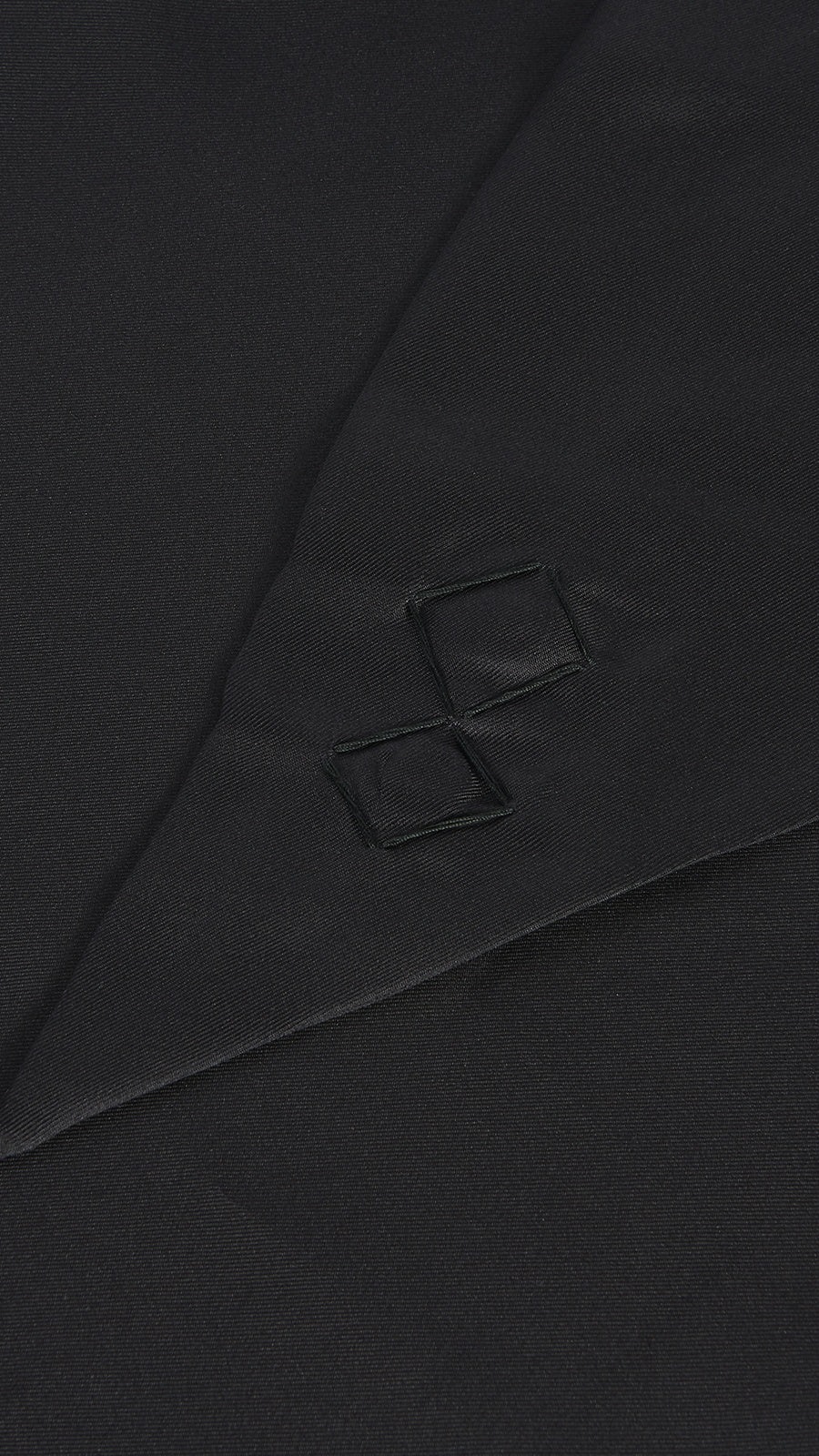 Scala Tubular Scarf Black – stitched point, close-up