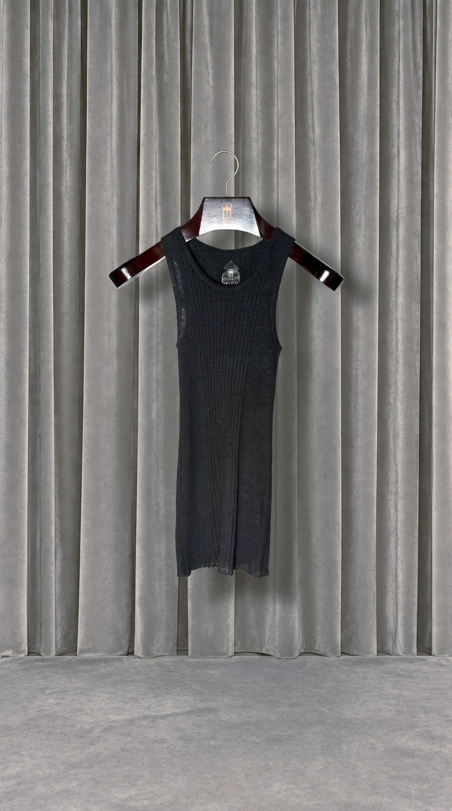Cardinal Alpaca Tank Top Black – product