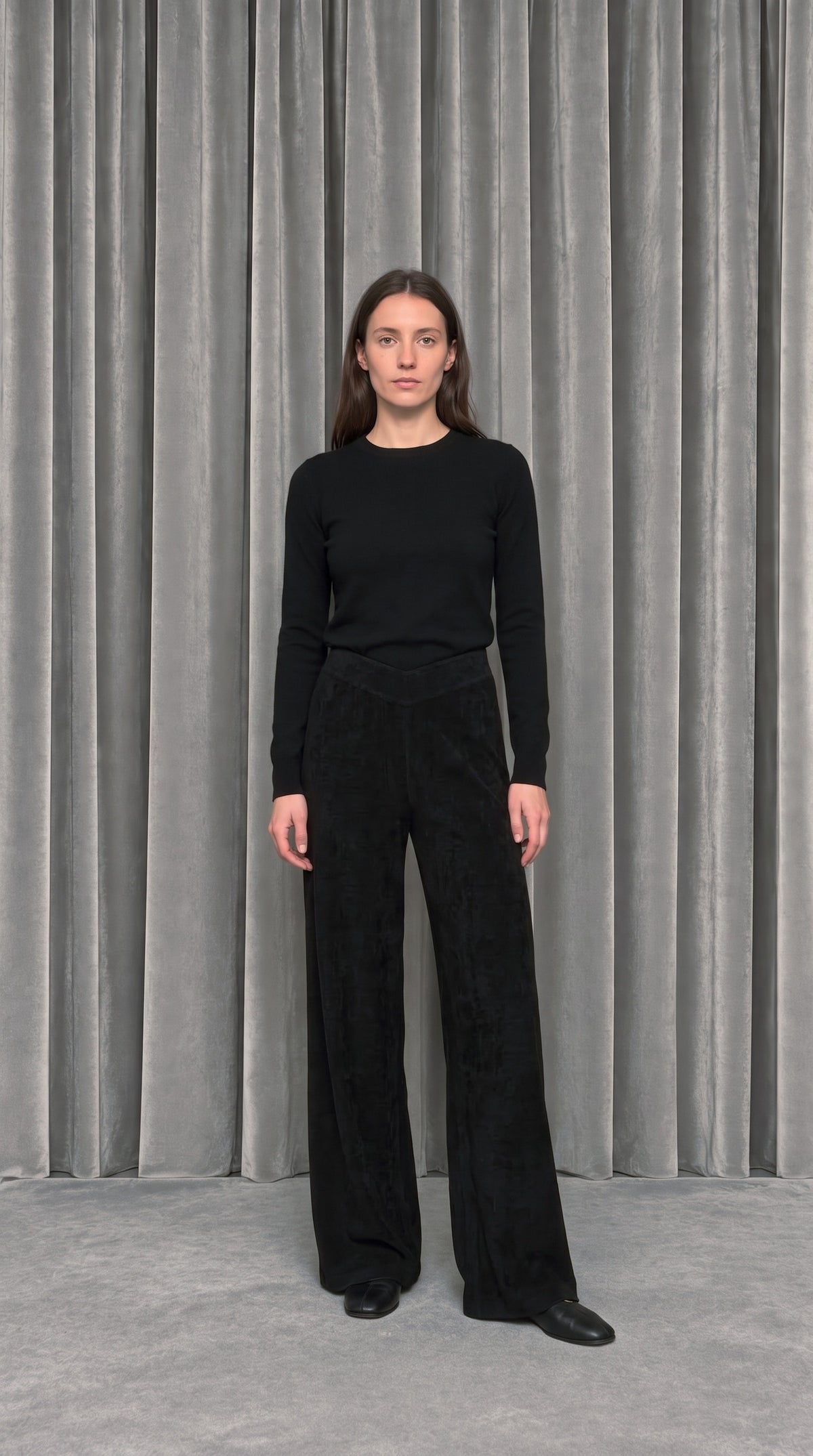 Elva Palazzo Trousers Black – model front