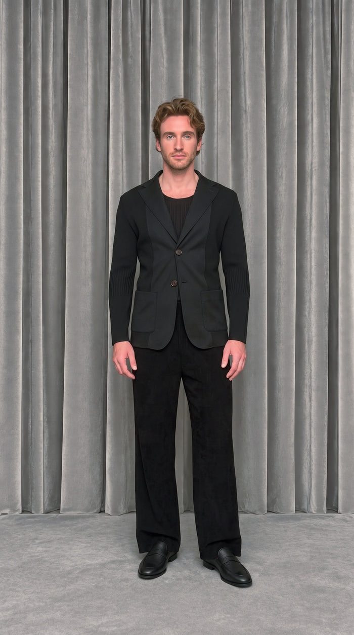 Hans Jacket Black – model front