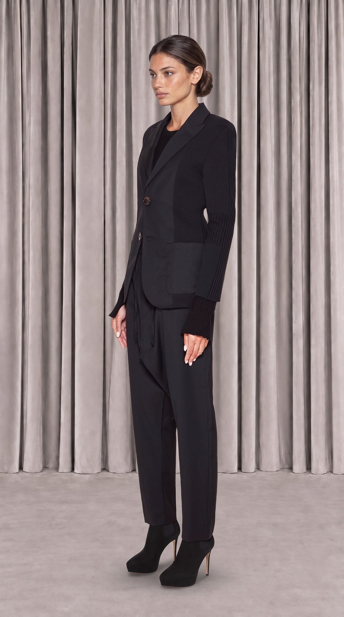 Hans Jacket Women Noir, side view – POAN