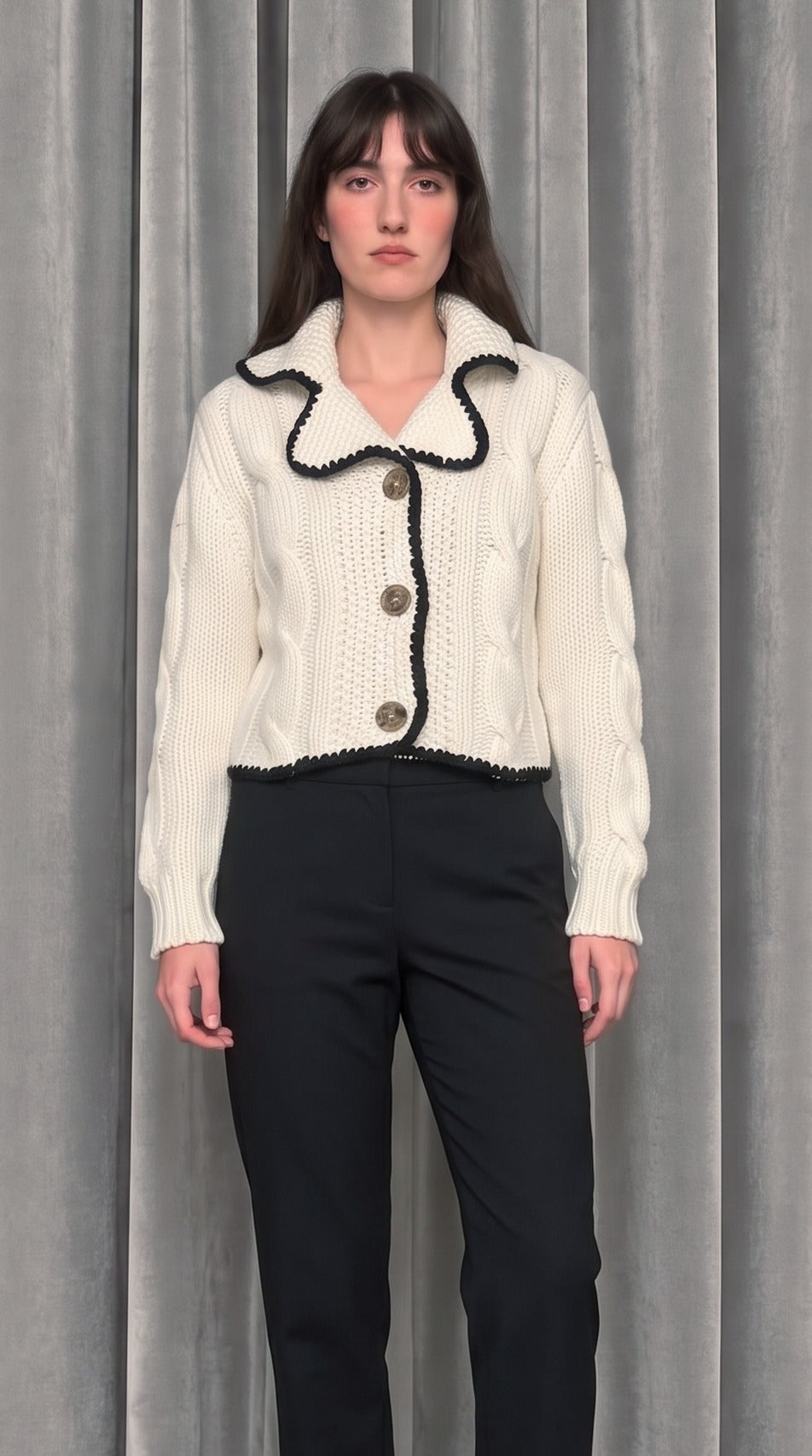 Junker Cashmere Handknit Cardigan – detail
