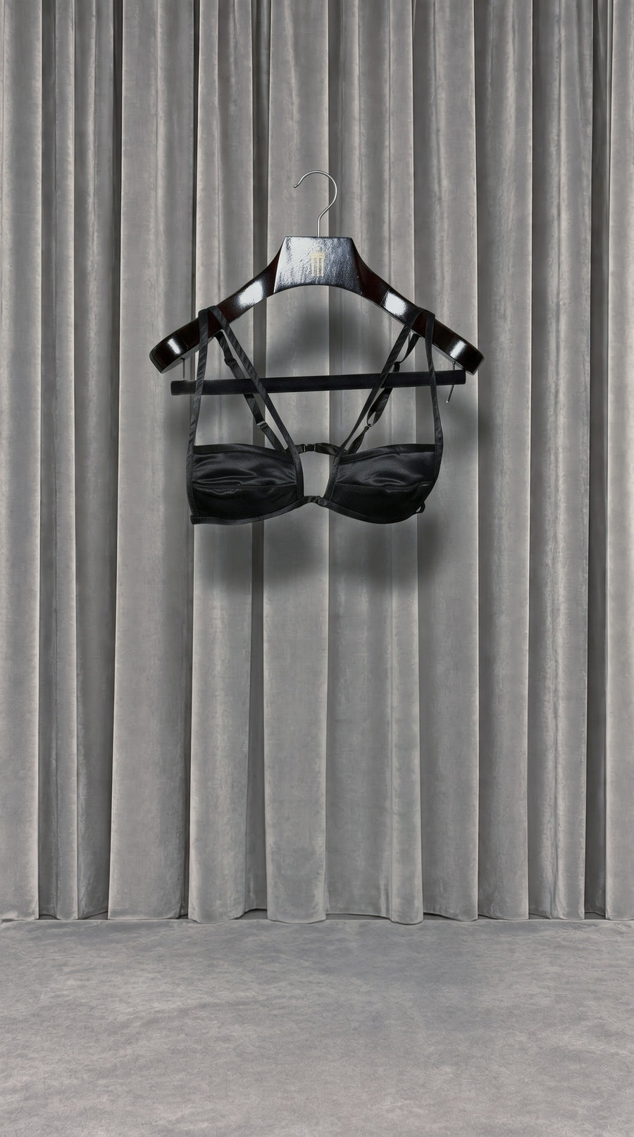 Maria Bralette Black Satin – product