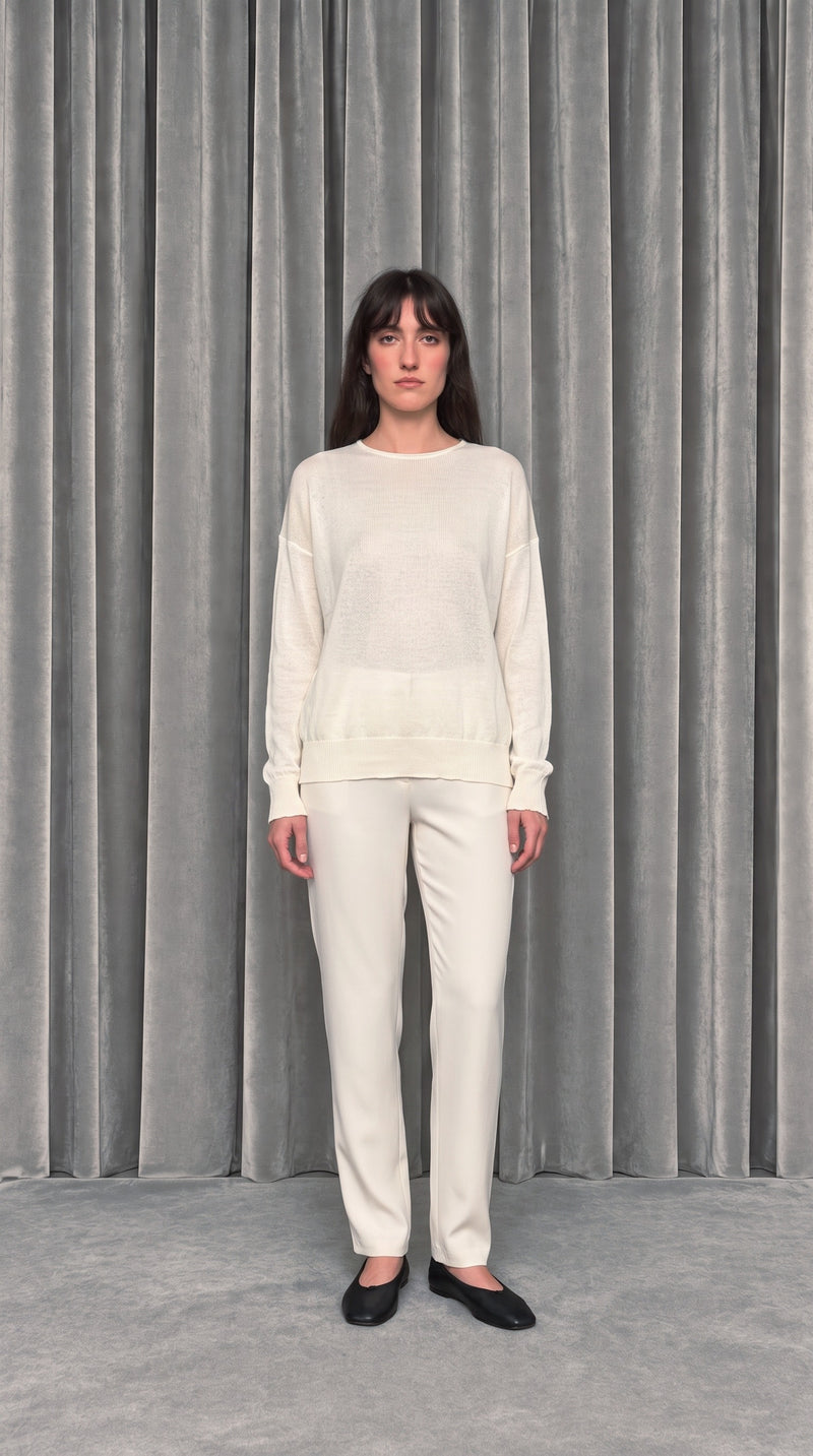 Roberto Crewneck Jumper Ivory – model front