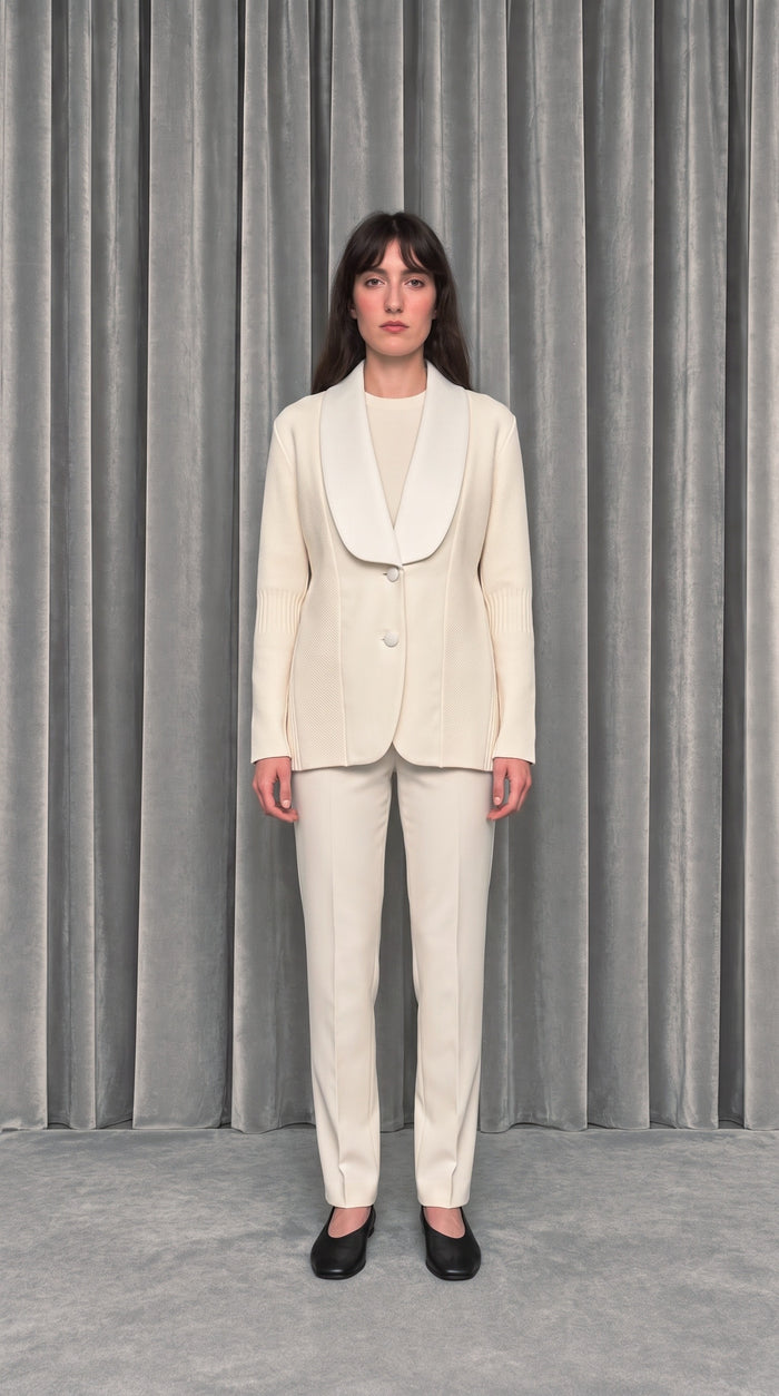 Smoker Jacket Women Ivory – worn, model front