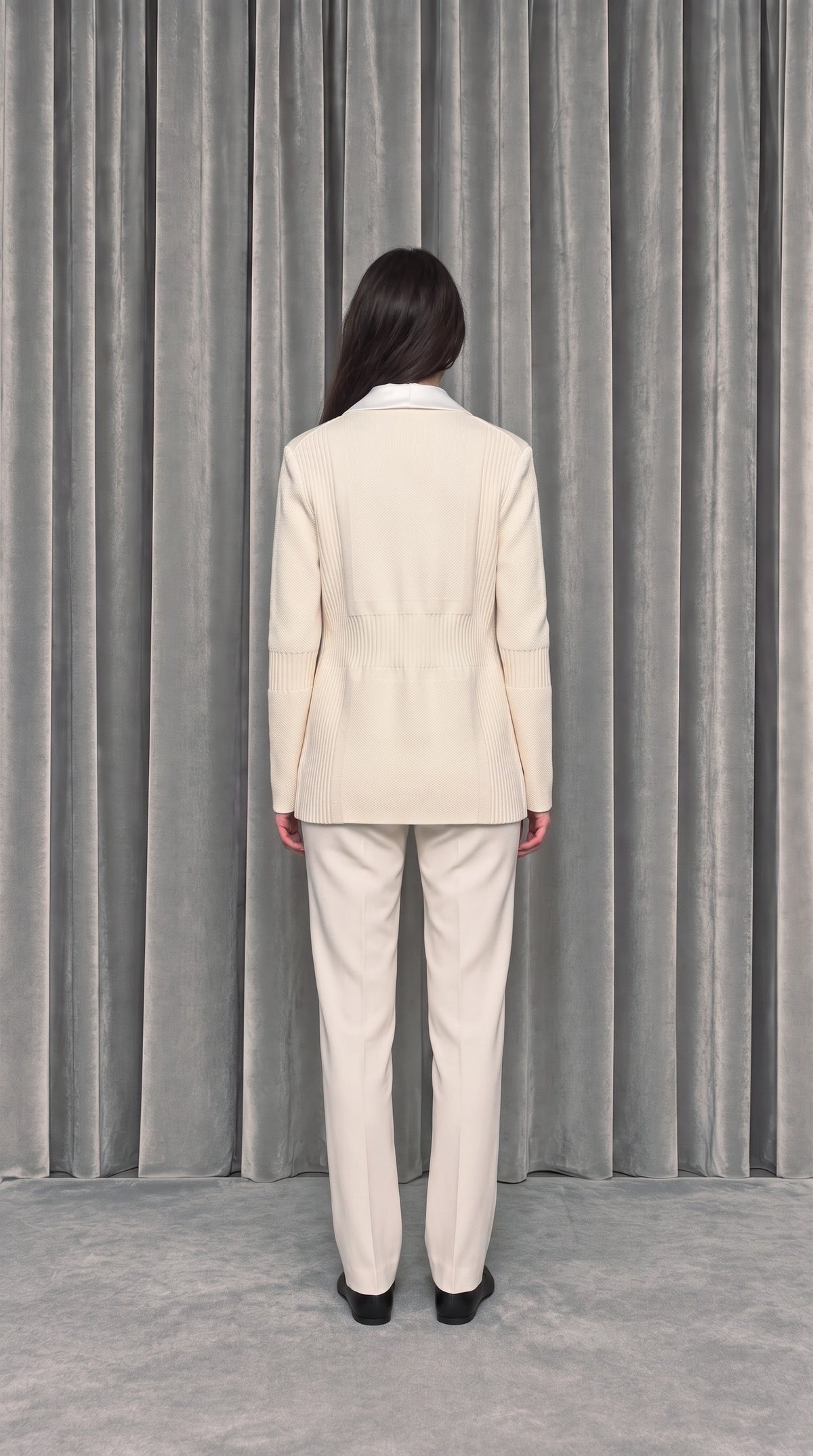 Smoker Jacket Women Ivory – worn, model back