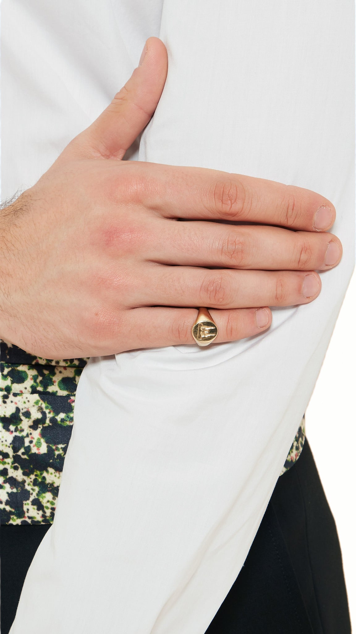 Aeiou Signet Ring Gold – worn