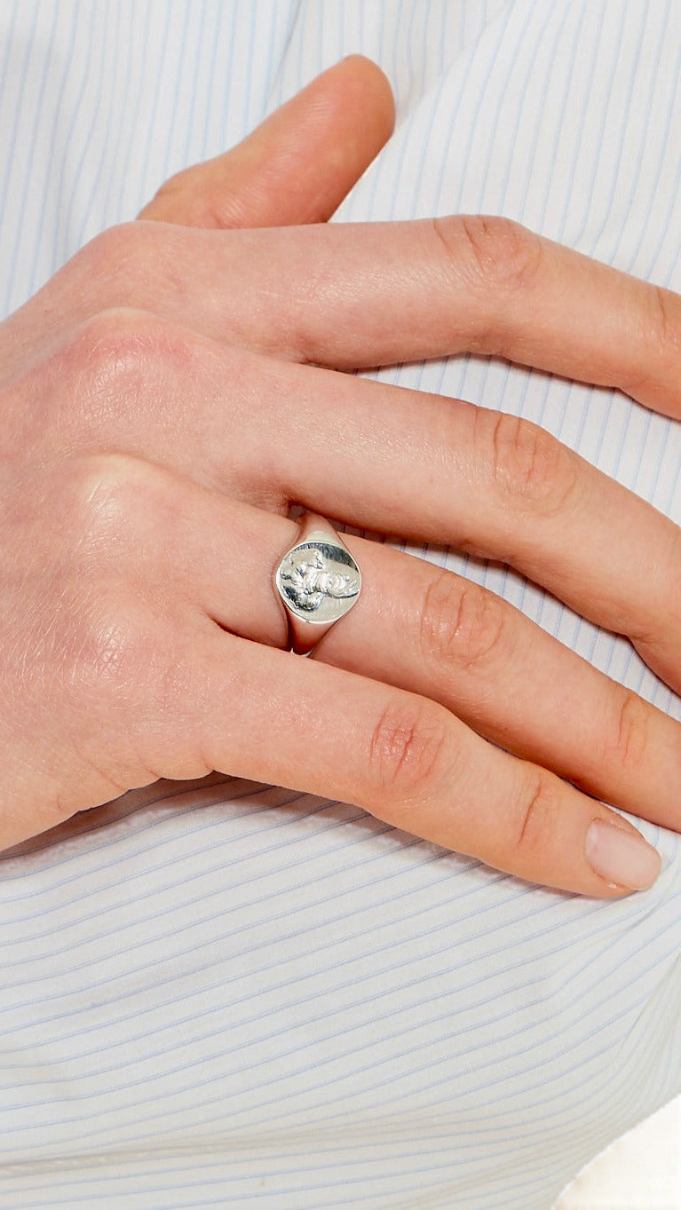Aeiou Signet Ring White – worn