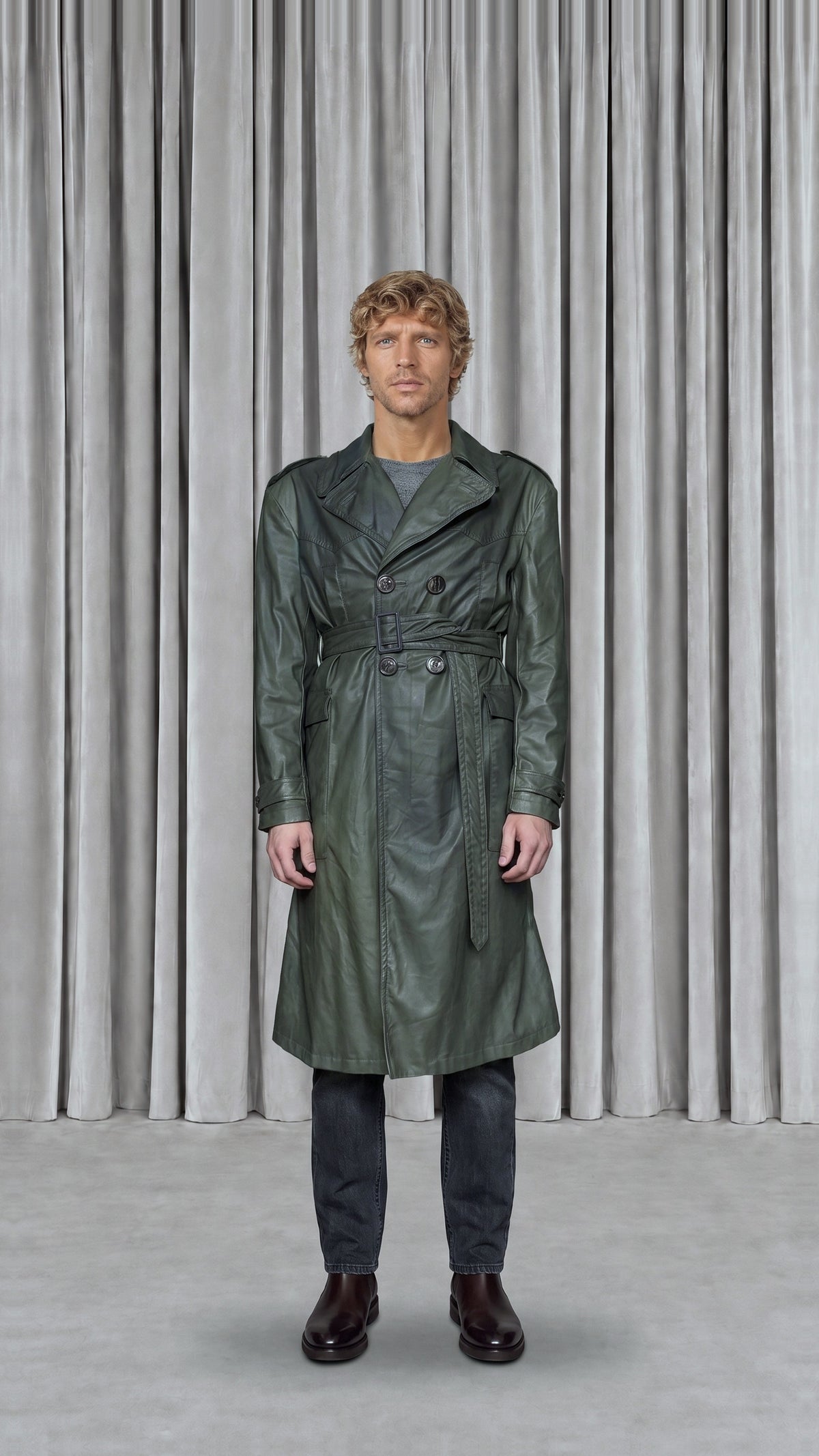Andreas Coat Vegan Leather Olive Men, model front – POAN