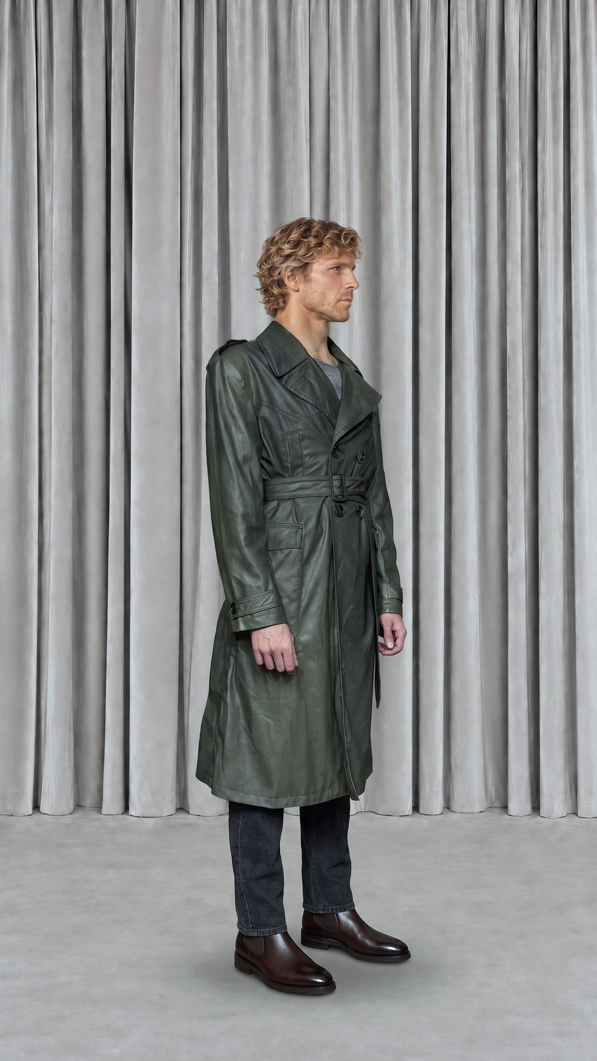Andreas Coat Vegan Leather Olive Men, model side – POAN