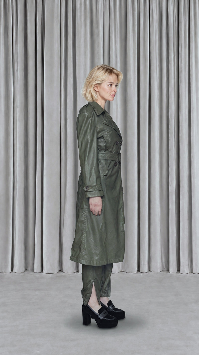 Andreas Coat Vegan Leather Olive Women, model side – POAN