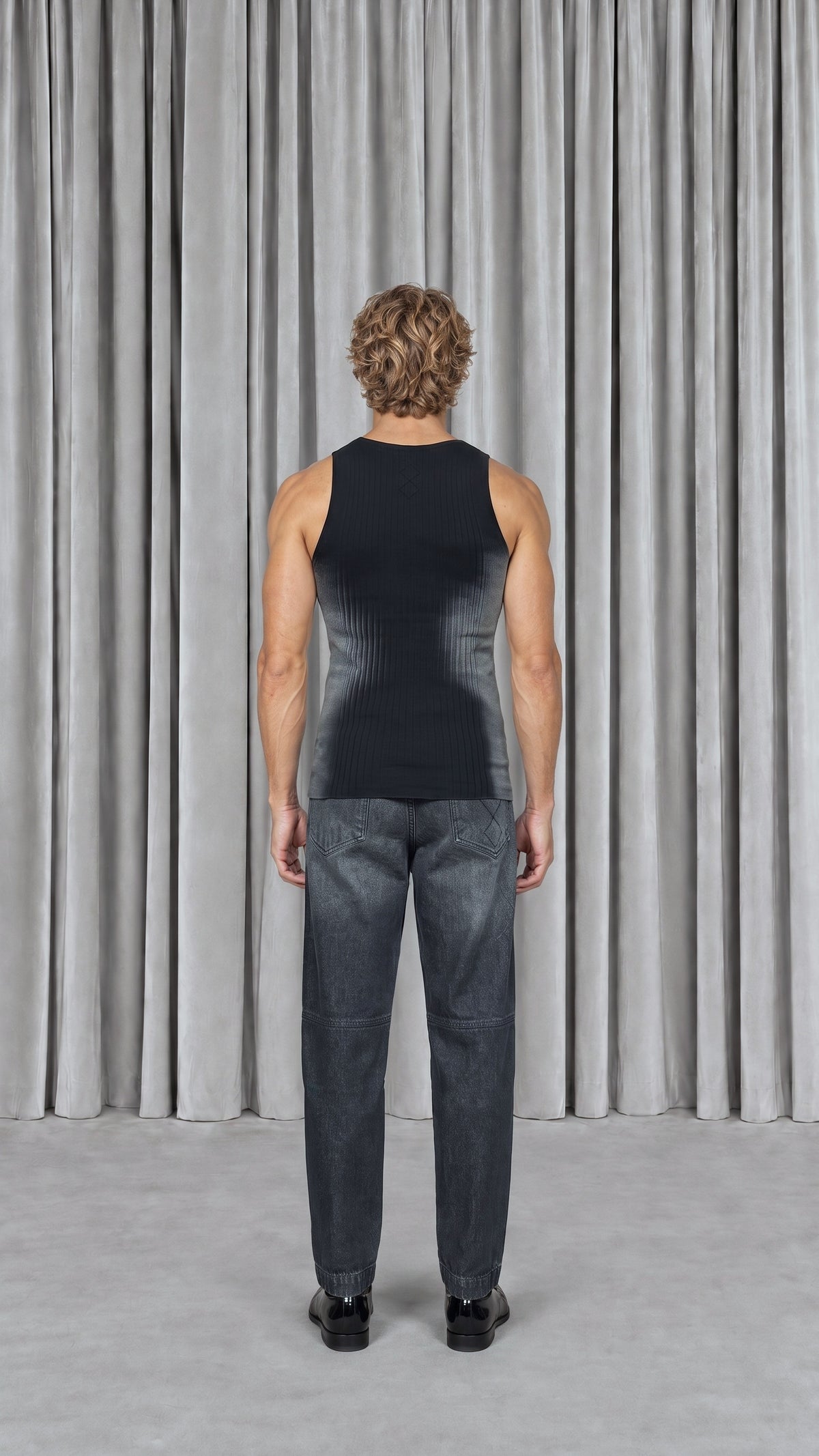 Cardinal Tank Top Men Washed, model back – POAN