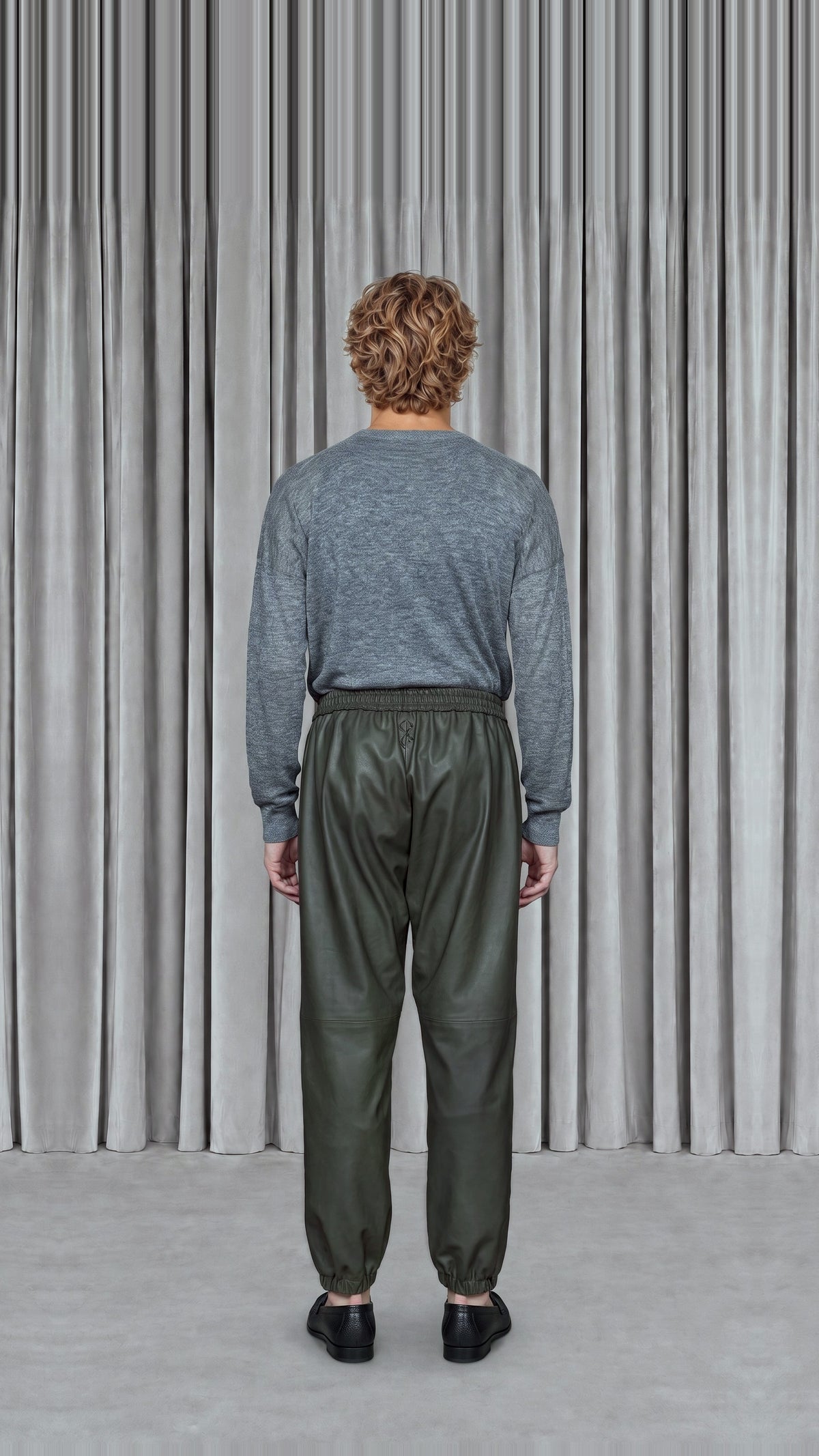 Christina Tracksuit Pants Vegan Leather Olive Men, model back – POAN