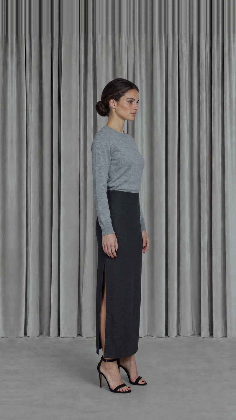Dolce Angora Flannel Skirt Grey Women, model side – POAN