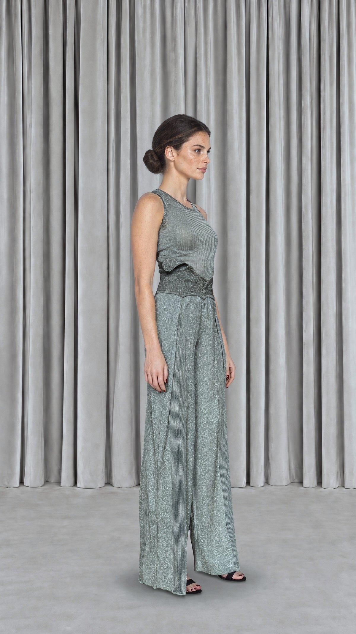 Galadriel Palazzo Trousers Women Seagreen, model side – POAN