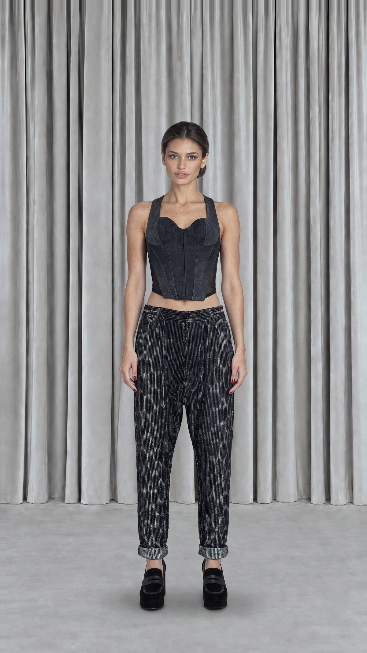 Hasan Corset Washed Denim Asphalt Women, model front – POAN