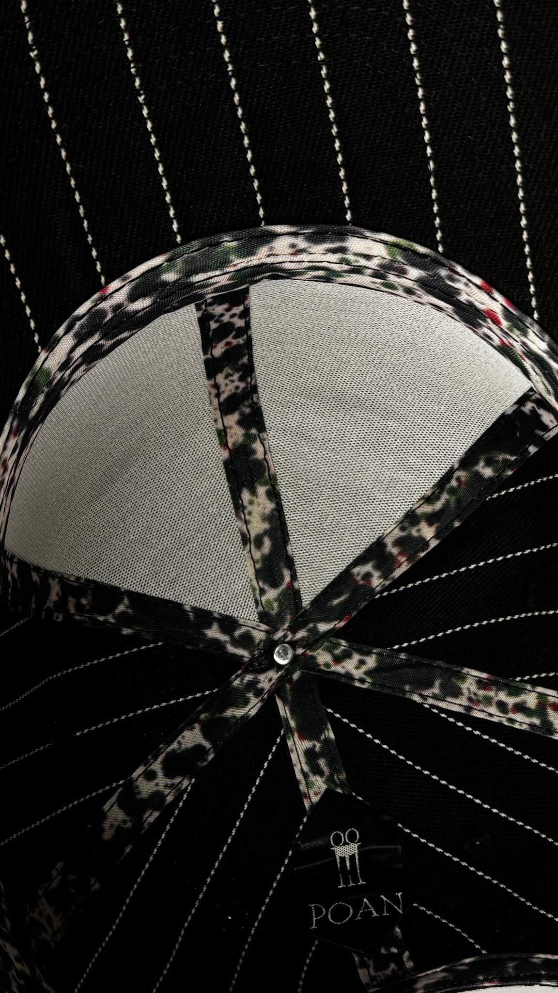 Hero Baseball Cap Noir Pinstripe – inside