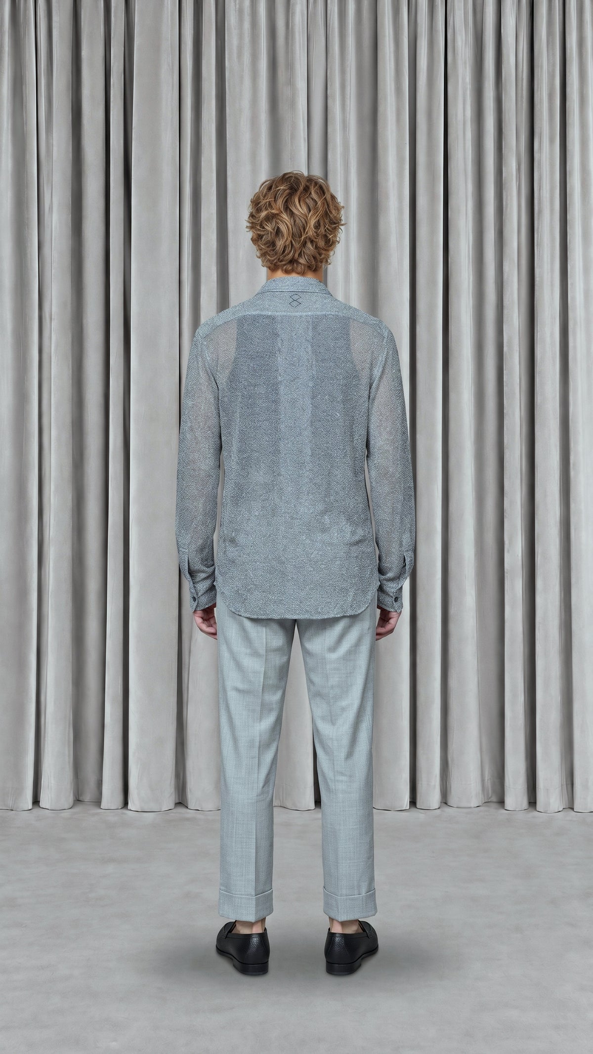 Ikarus Shirt Broken Stitch Silver Men, model back – POAN