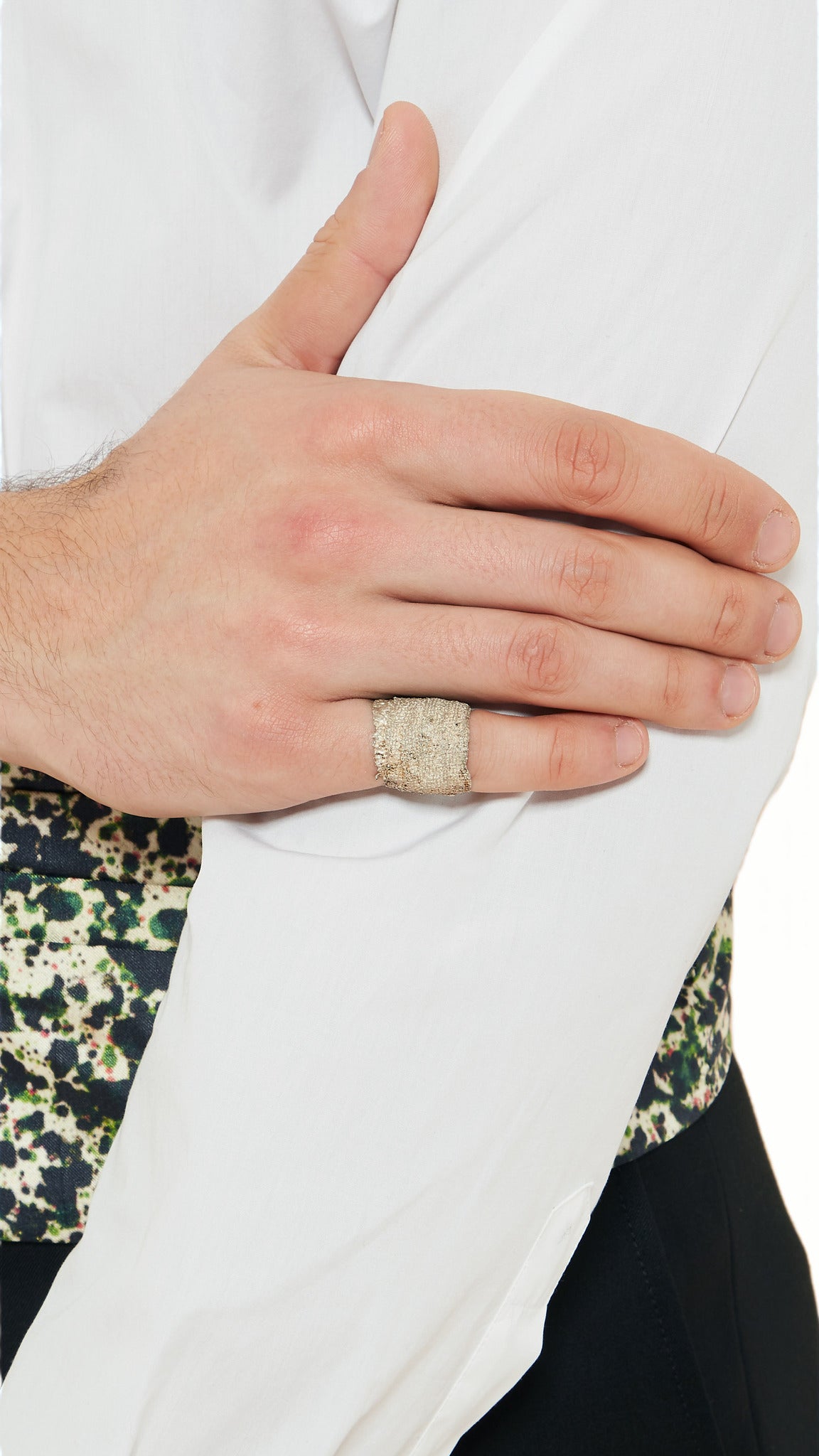 Jacko Bandage Ring Silver – worn