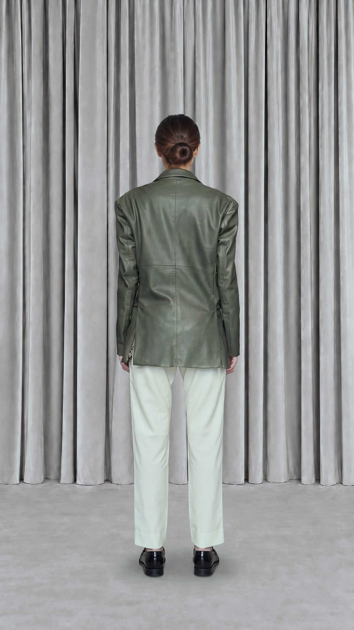 Nicholas Blazer Vegan Leather Olive Women, model back – POAN