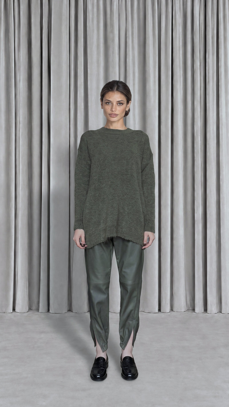 Robin Pullover Mohair Moss Women, model front – POAN